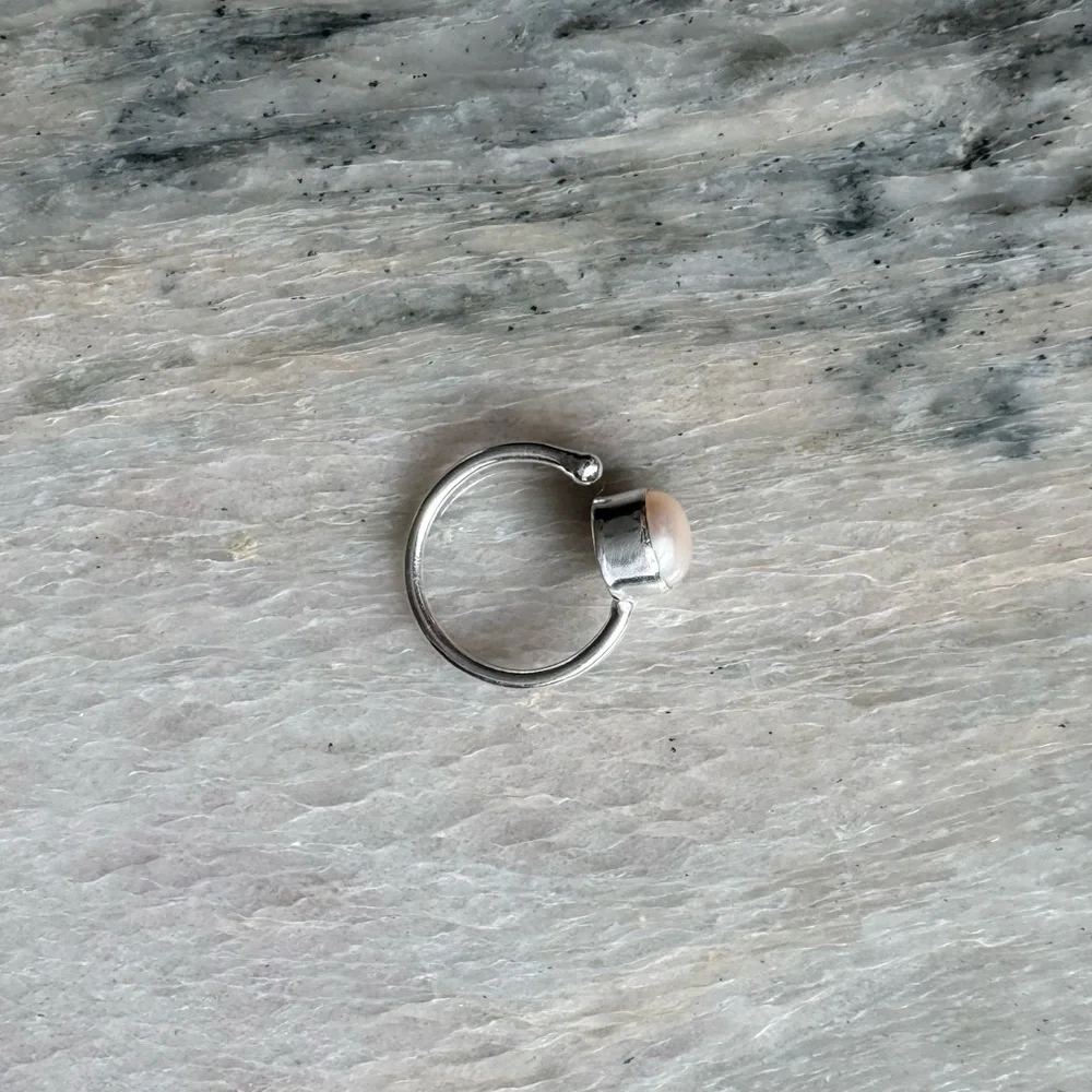 NWOT Sundance Cosmic Trail Ring, Pearl, Sterling Silver